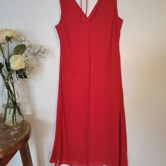 Vintage sexy red flowy dress. Wrap top. V-neck. Size 9. CANADIAN MADE - Picture 6 of 9